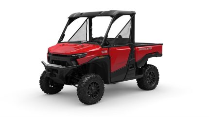 Pioneer 1000M3D Deluxe 2026 (with Roof, Towball & Hitch)